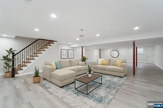 $1,799,000 | 24 Holmes Lane, Wayne, NJ 07470