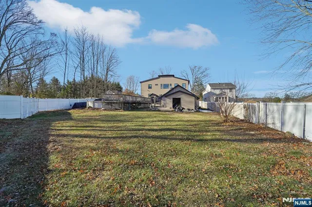 $1,799,000 | 24 Holmes Lane, Wayne, NJ 07470