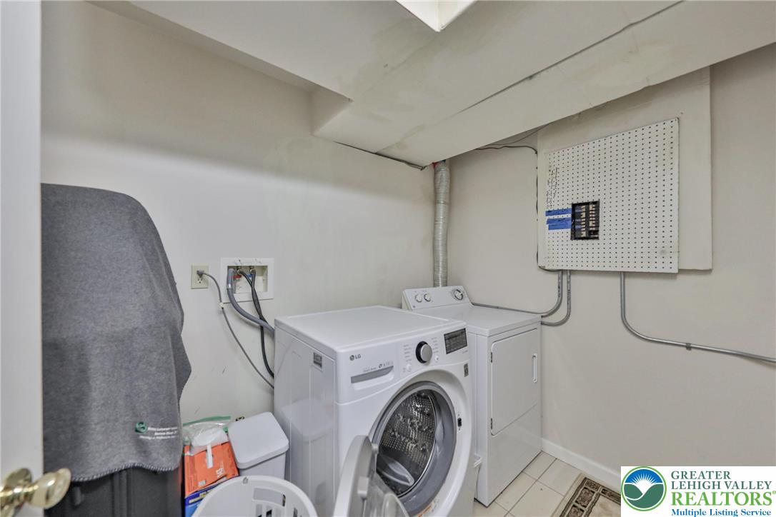 7494 Mount Eaton Road Saylorsburg, PA 18353 - Photo 35 of 50 Lower level unit laundry
