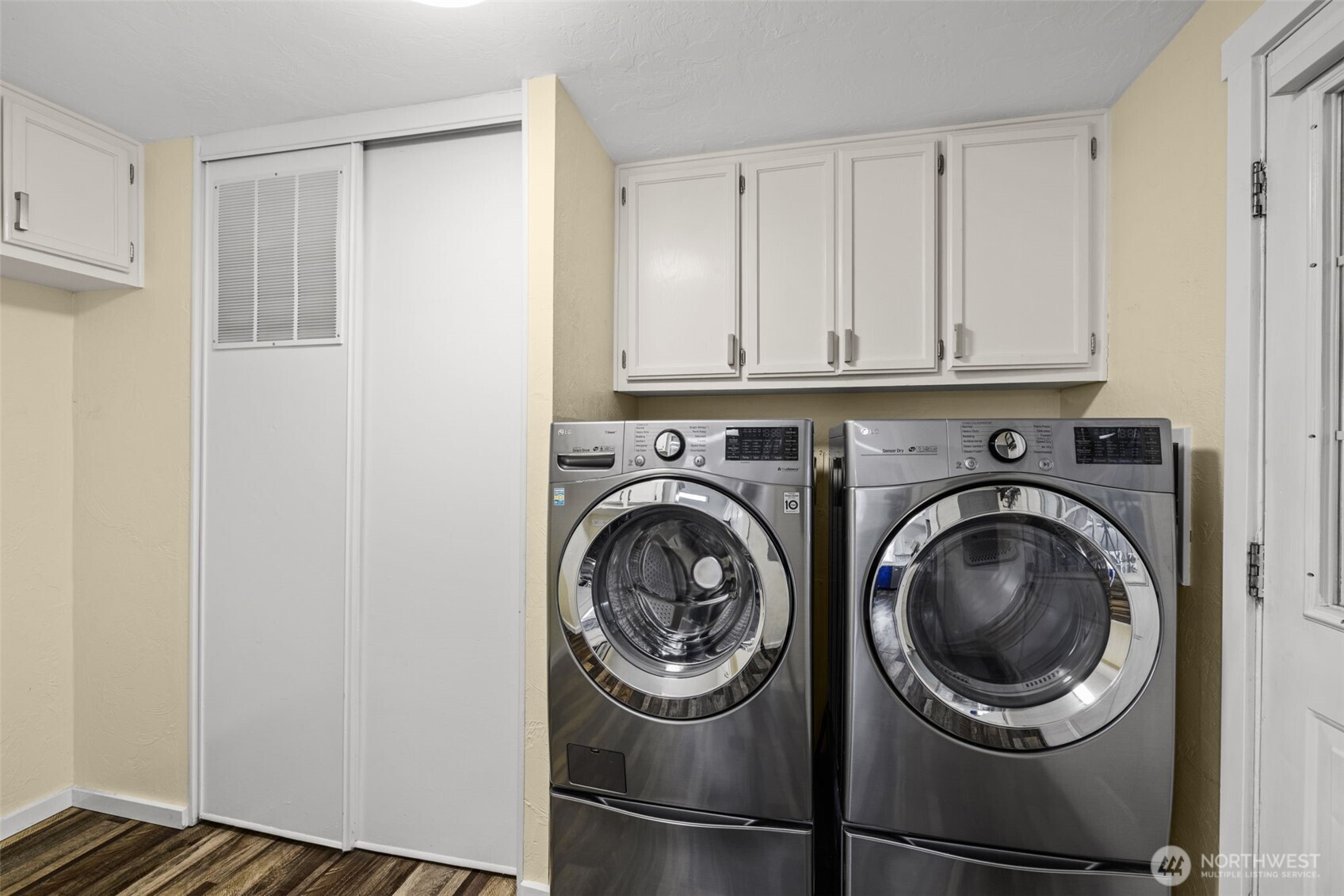 12601 Northeast 197th Street Bothell, WA 98011 - Photo 11 of 38