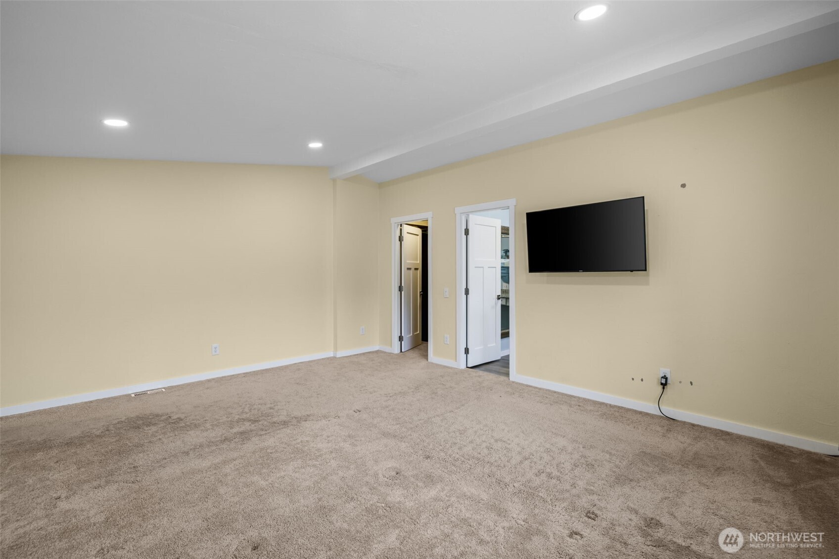 12601 Northeast 197th Street Bothell, WA 98011 - Photo 22 of 38