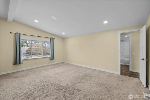 $3,900 | 12601 Northeast 197th Street, Bothell, WA 98011