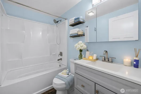 $3,900 | 12601 Northeast 197th Street, Bothell, WA 98011
