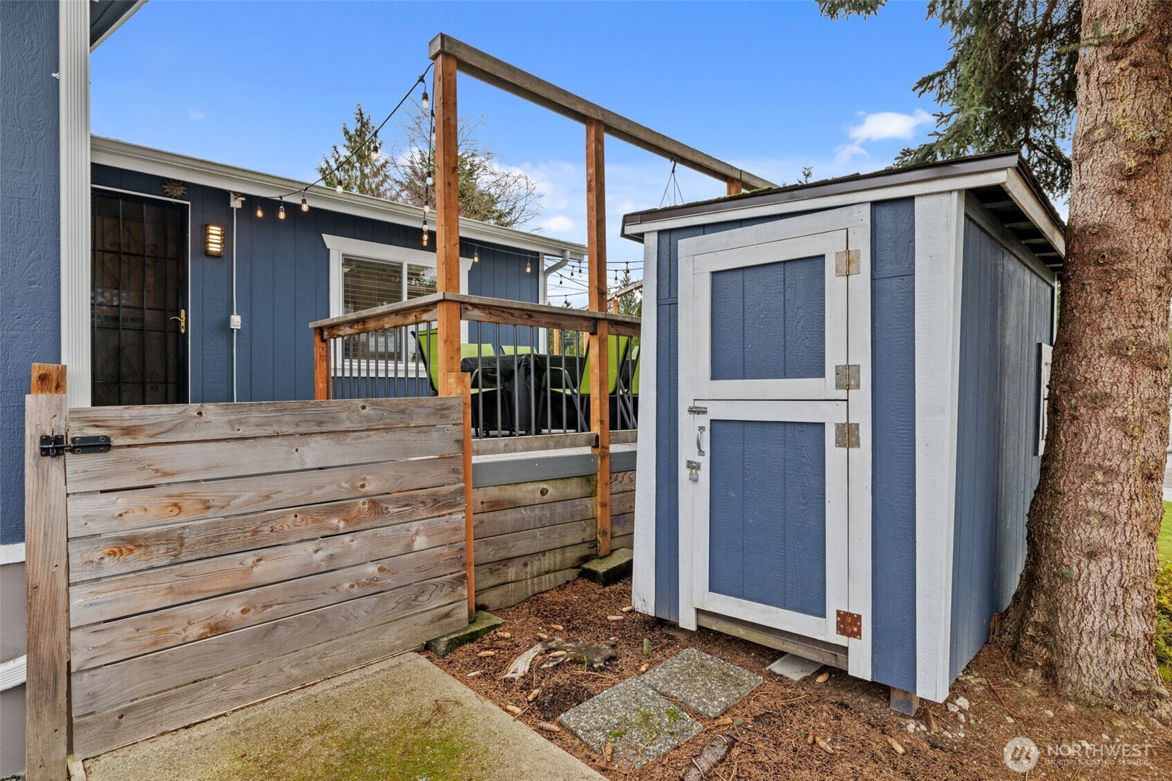 12601 Northeast 197th Street Bothell, WA 98011 - Photo 35 of 38