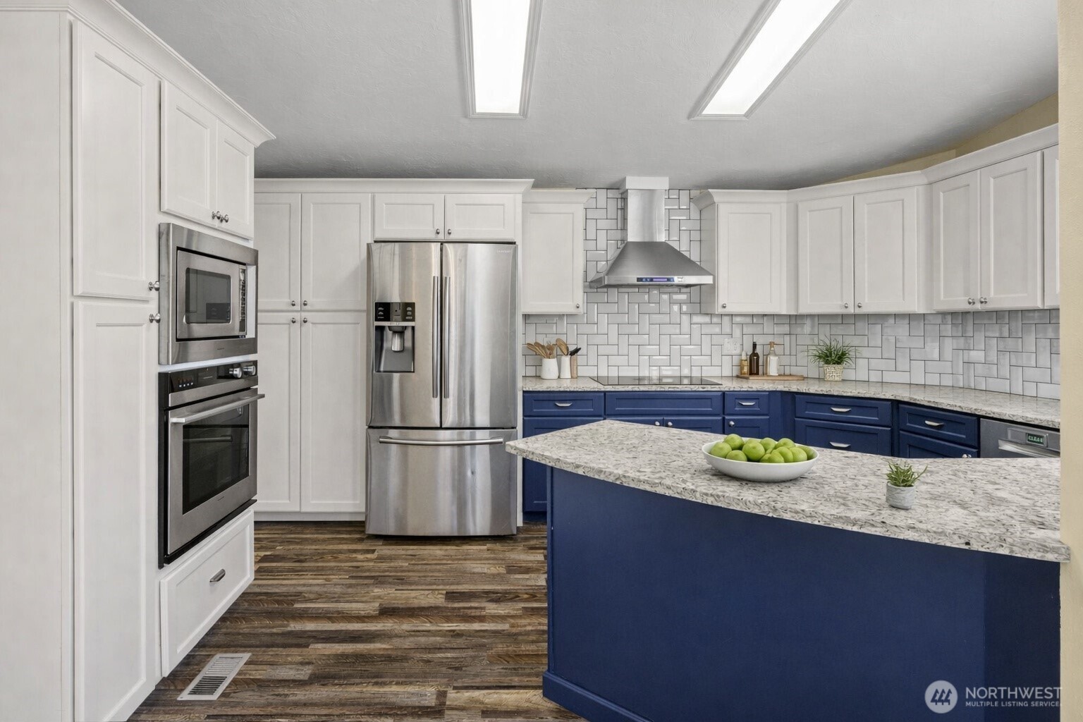 12601 Northeast 197th Street Bothell, WA 98011 - Photo 9 of 38