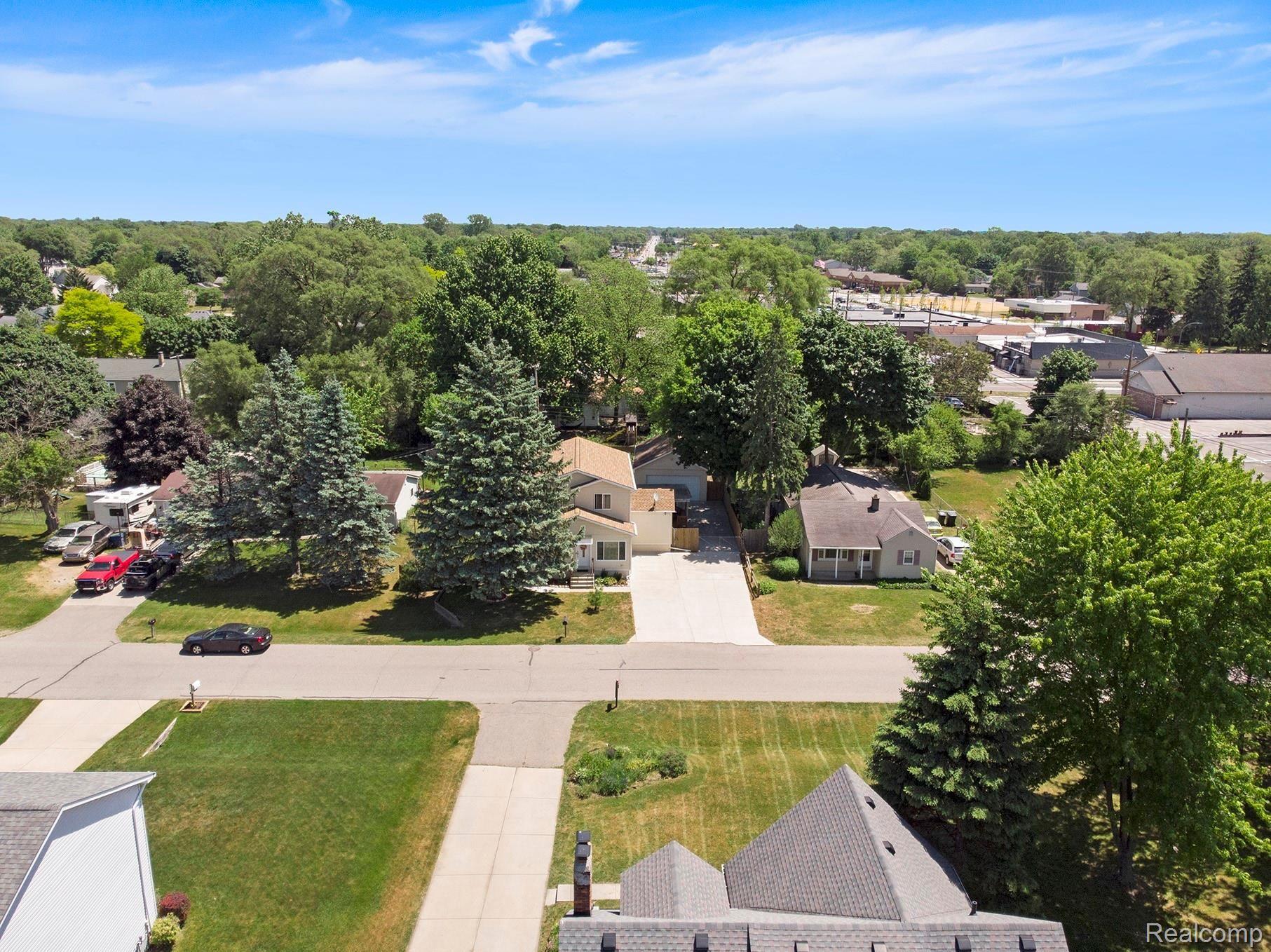 2865 Longview Avenue Rochester, MI 48307 - Photo 32 of 33 Step into this home and immediately feel welcome to the contemporary layout and luxurious upgrades.