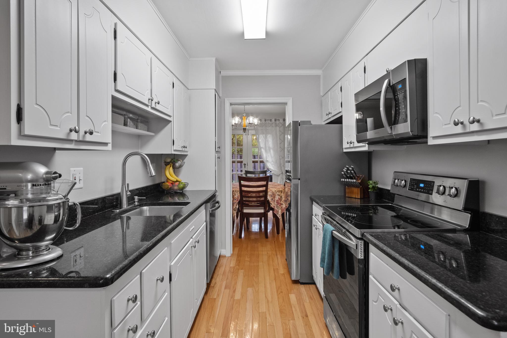7209 Evanston Road Springfield, VA 22150 - Photo 8 of 43