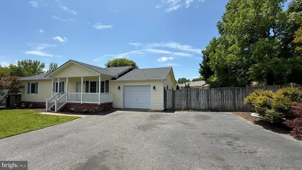 $2,200 | 5902 Griffith Way, Fredericksburg, VA 22407