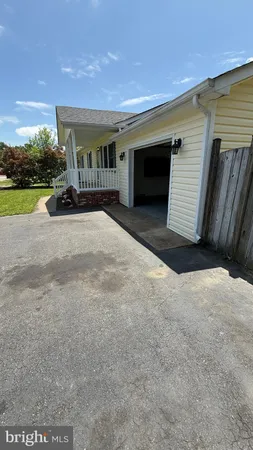 $2,200 | 5902 Griffith Way, Fredericksburg, VA 22407