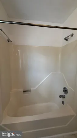 $2,200 | 5902 Griffith Way, Fredericksburg, VA 22407