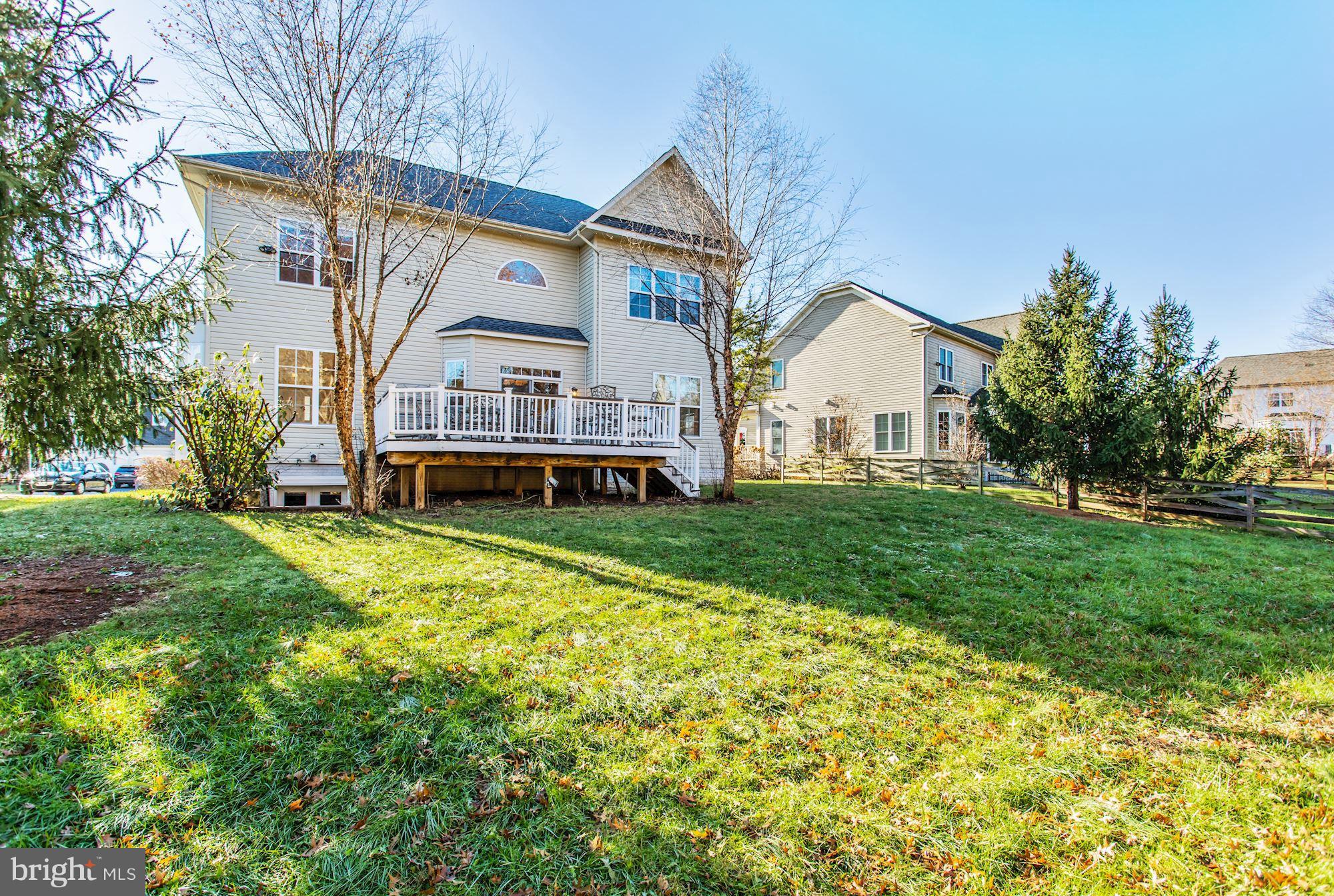 9029 Roaring Spring Loop Bristow, VA 20136 - Photo 2 of 28 Gallery Image 2