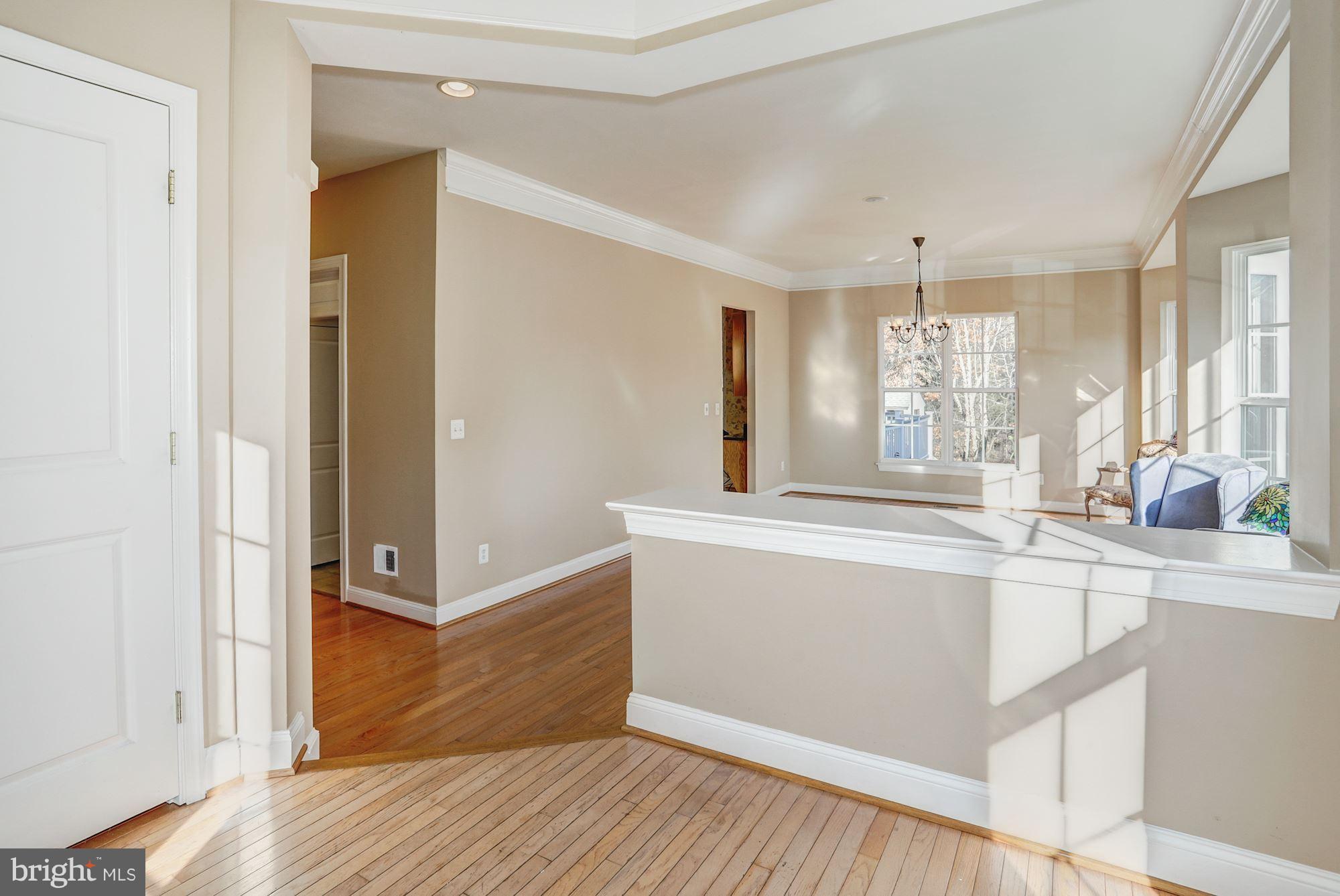 9029 Roaring Spring Loop Bristow, VA 20136 - Photo 3 of 28 Foyer