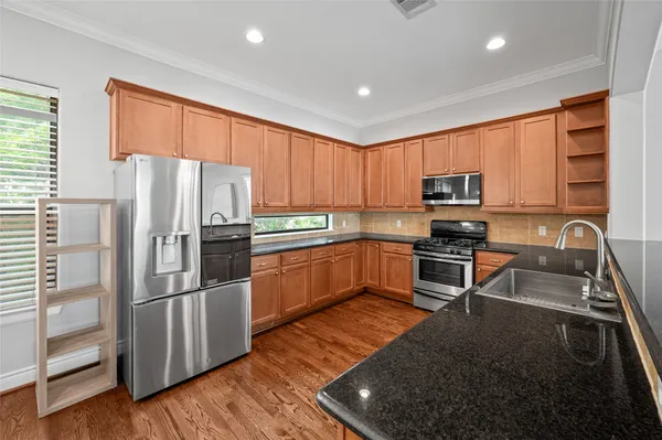 $3,240 | 1409 Rosedale Street, Houston, TX 77004