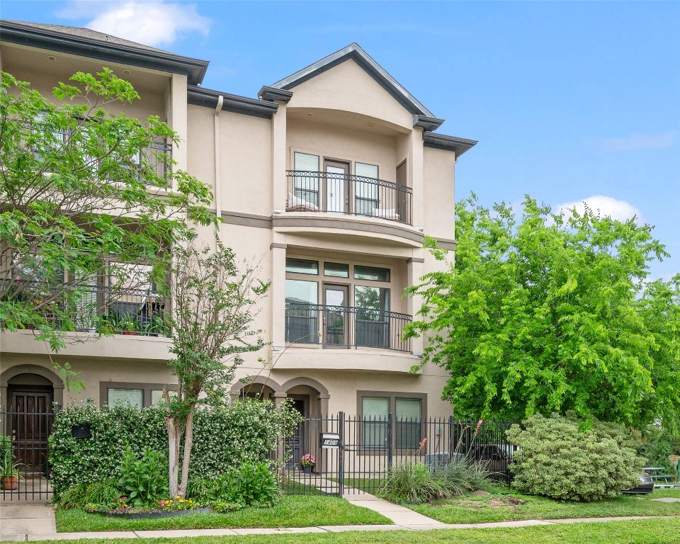 1409 Rosedale Street Houston, TX 77004 - Photo 2 of 35