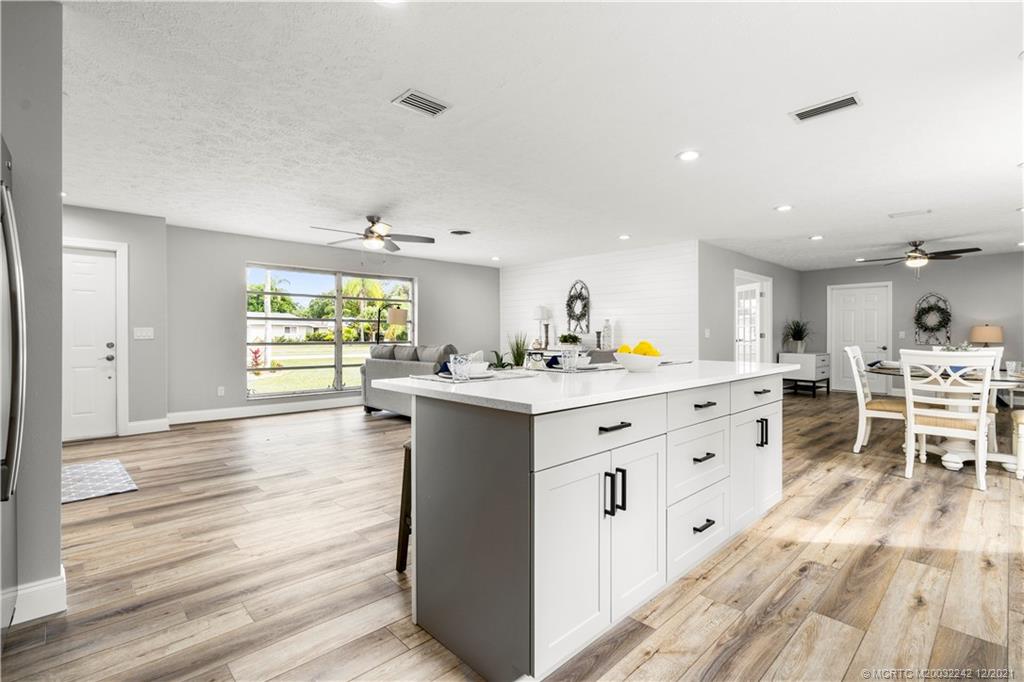 693 Northwest Spruce Ridge Drive Stuart, FL 34994 - Photo 9 of 42