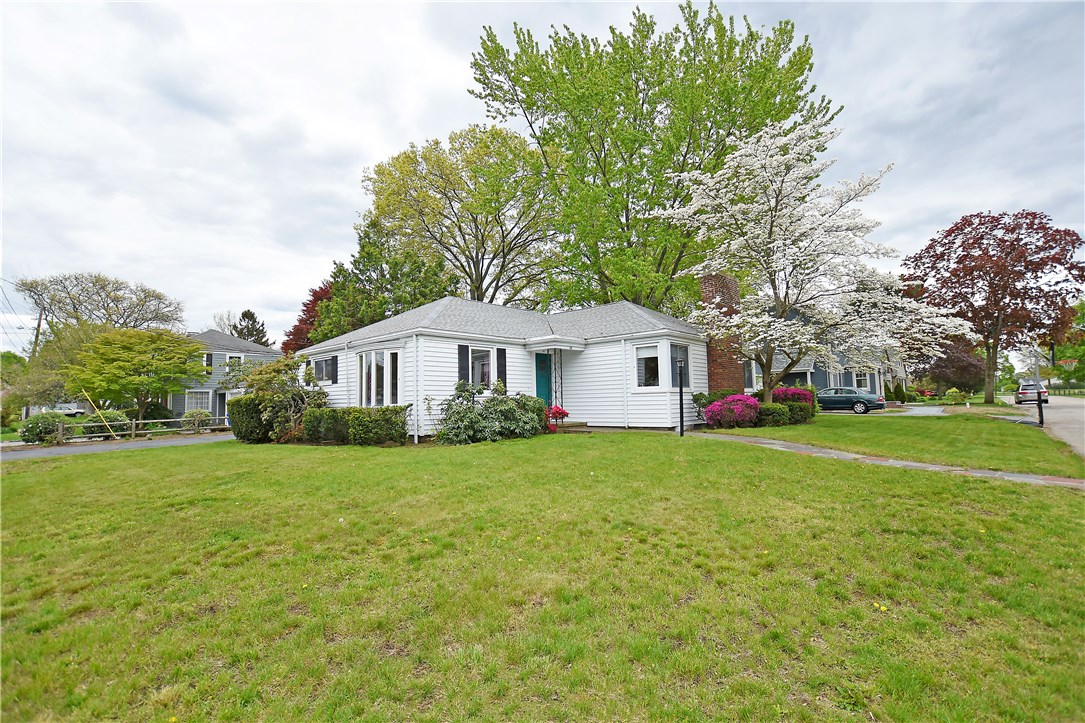 45 Bent Road East Providence, RI 02916 - Photo 1 of 30 Gallery Image 1