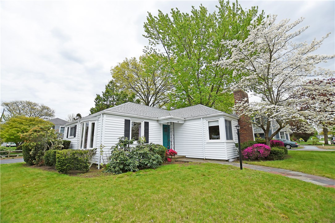 45 Bent Road East Providence, RI 02916 - Photo 2 of 30 Gallery Image 2