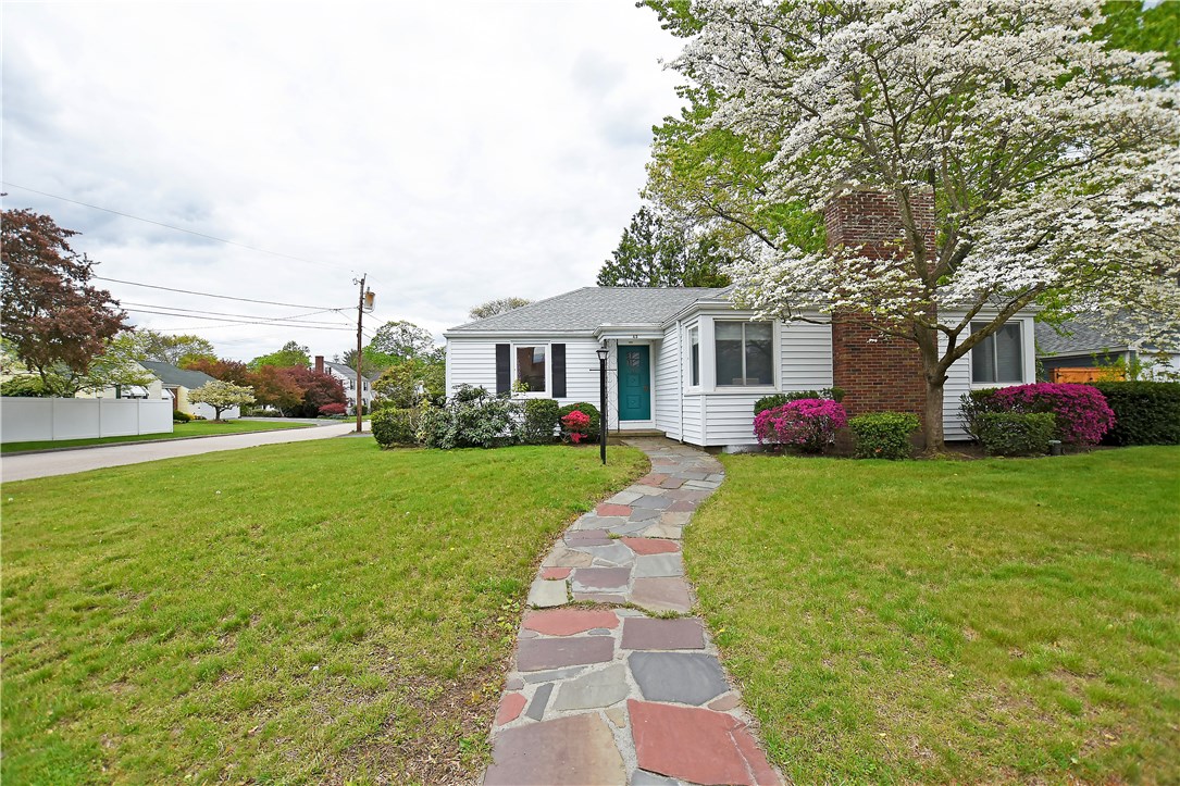 45 Bent Road East Providence, RI 02916 - Photo 3 of 30 Gallery Image 3