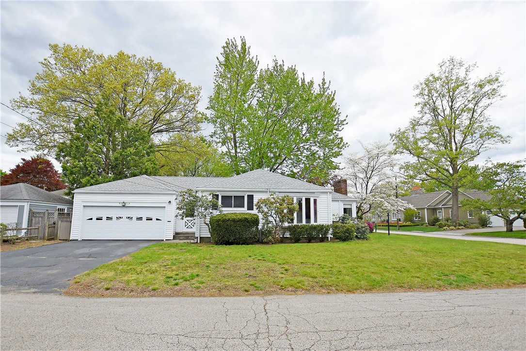 45 Bent Road East Providence, RI 02916 - Photo 5 of 30 Gallery Image 5