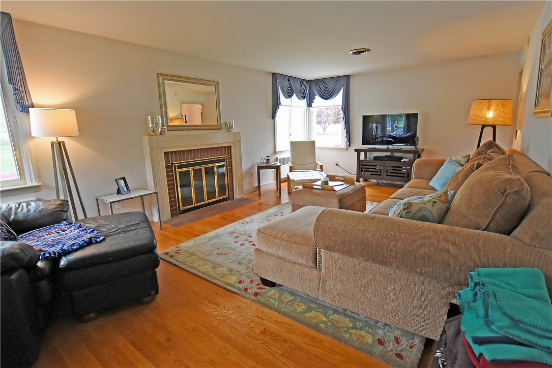 45 Bent Road East Providence, RI 02916 - Photo 10 of 30 Gallery Image 10