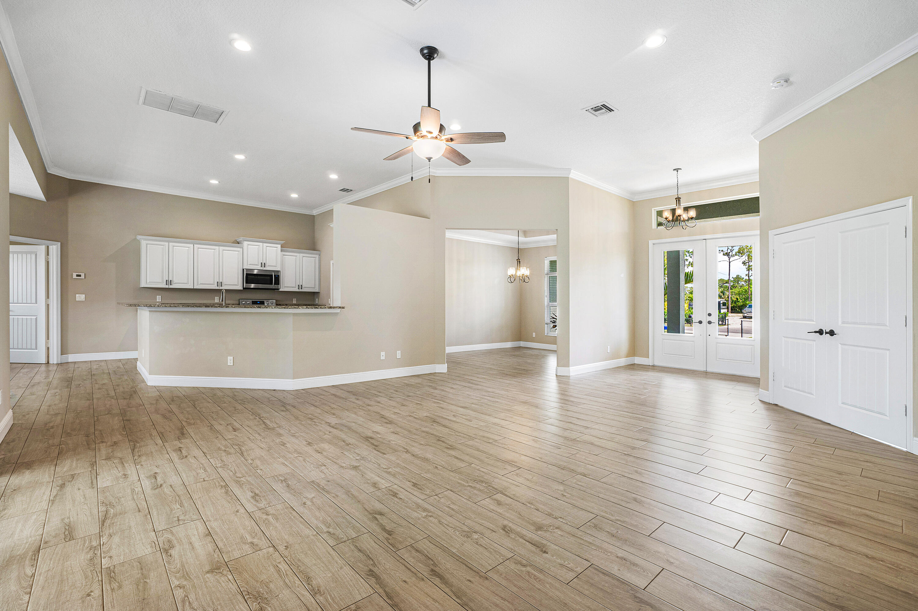 17106 88th Road North Loxahatchee, FL 33470 - Photo 4 of 29 Living Room