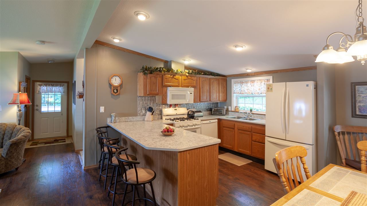 6 Sunset Way Manchester, NH 03104 - Photo 4 of 25 Gallery Image 4