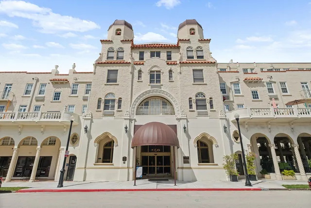 $3,100 | 235 Sunrise Avenue, Unit 3103, Palm Beach, FL 33480