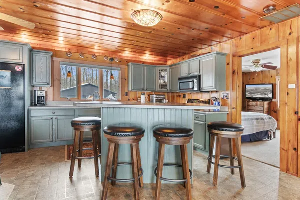 $949,900 | 244 Custer Drive, Coldwater, MI 49036