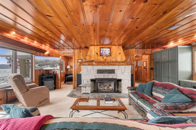 $949,900 | 244 Custer Drive, Coldwater, MI 49036