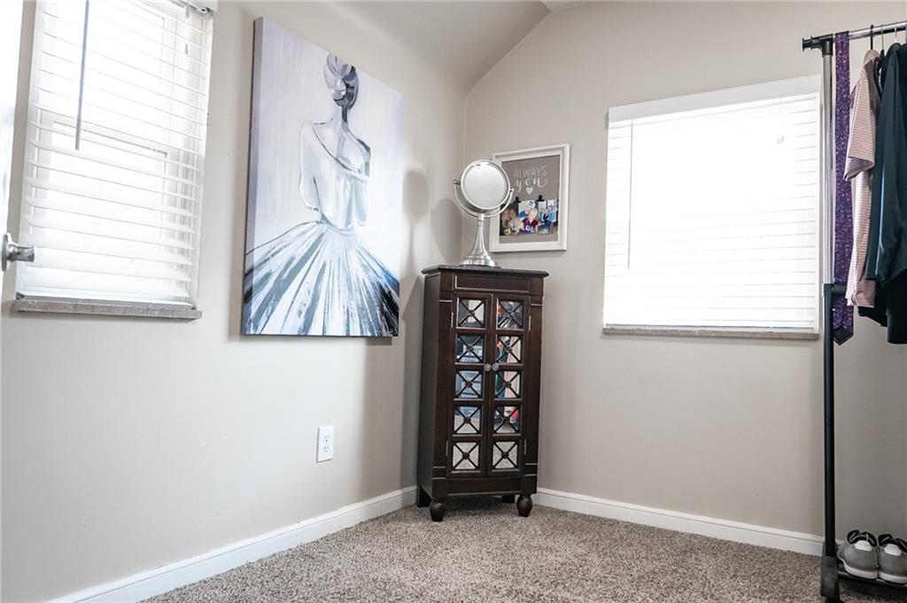 1706 Greentree Road Pittsburgh, PA 15220 - Photo 16 of 19 Gallery Image 16