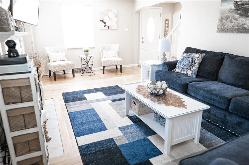 1706 Greentree Road Pittsburgh, PA 15220 - Photo 5 of 19 Gallery Image 5