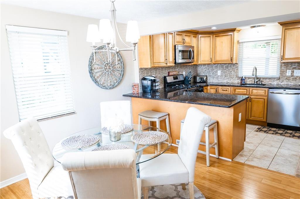 1706 Greentree Road Pittsburgh, PA 15220 - Photo 8 of 19 Gallery Image 8
