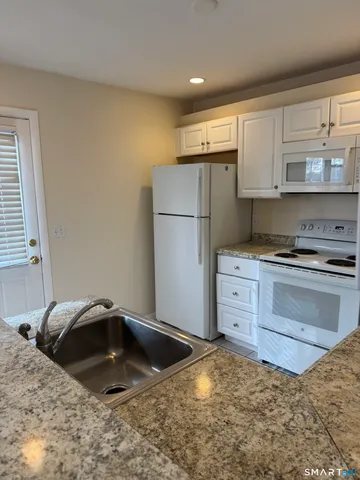 $2,800 | 855 Black Rock Turnpike, Unit 6, Fairfield, CT 06825