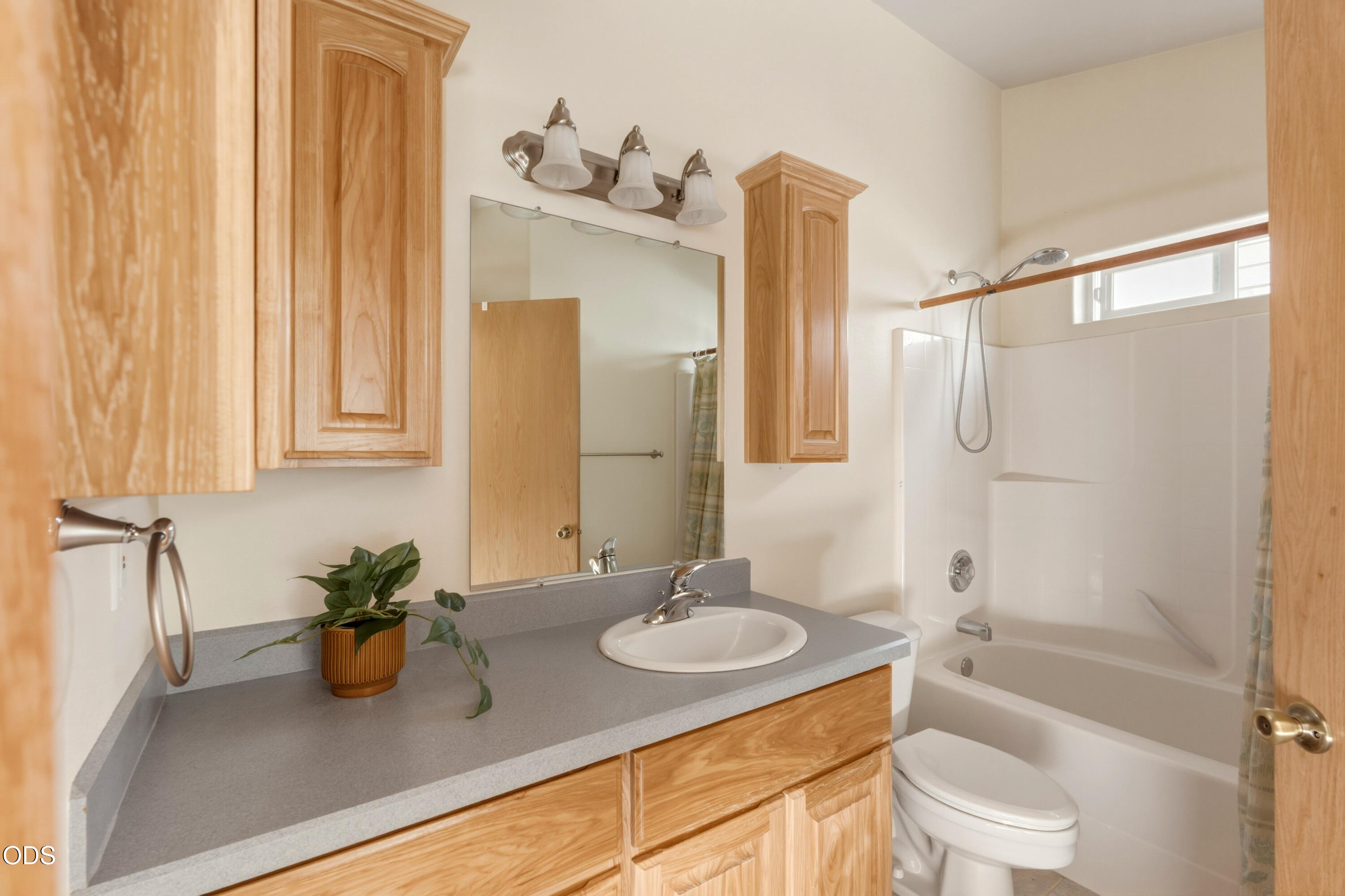 1128 Southwest Rimrock Way Redmond, OR 97756 - Photo 22 of 46
