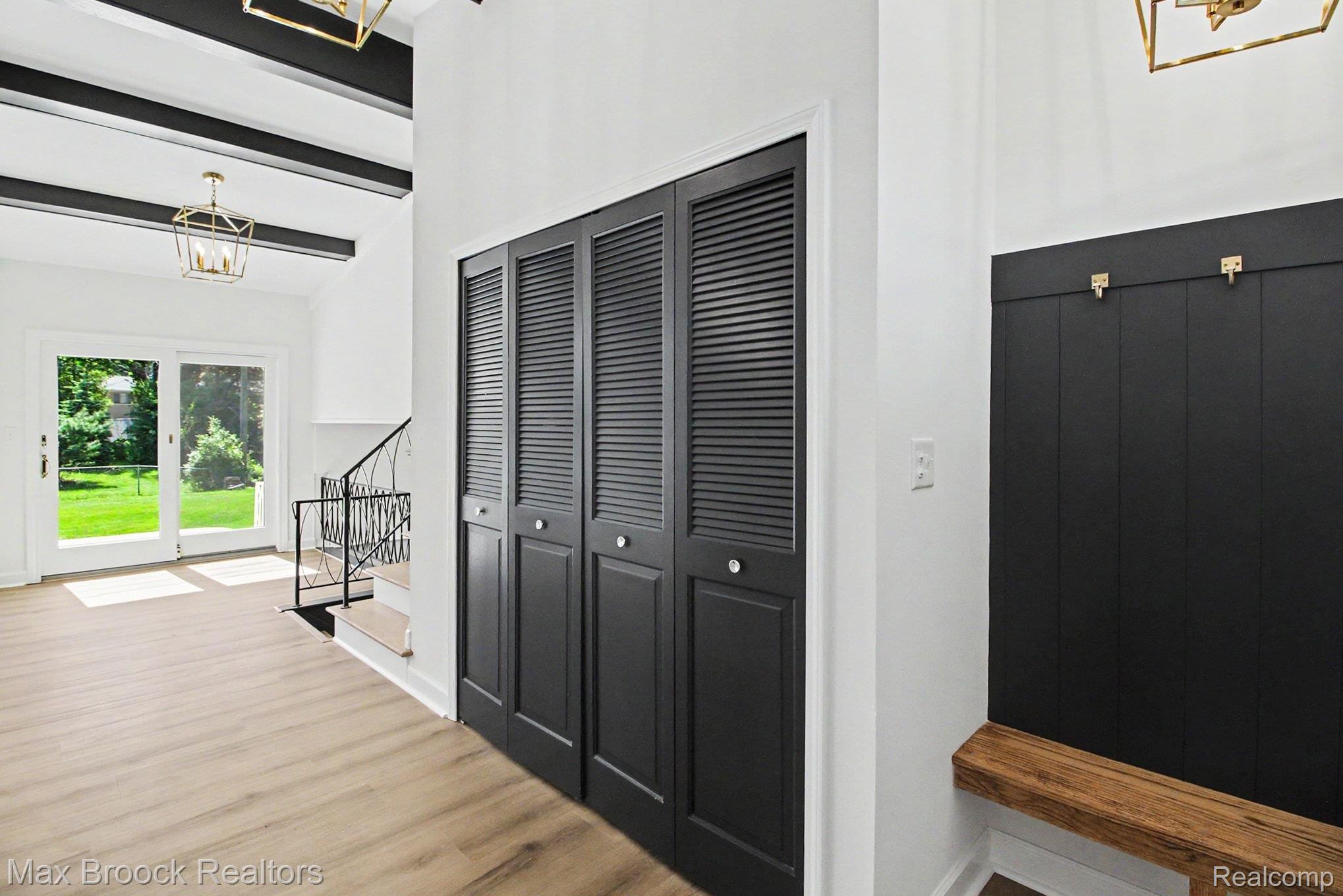 3781 Quarton Road Bloomfield Hills, MI 48302 - Photo 3 of 33 Foyer Bench Area