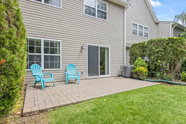 $659,000 | 124 Erin Lane, East Setauket, NY 11733