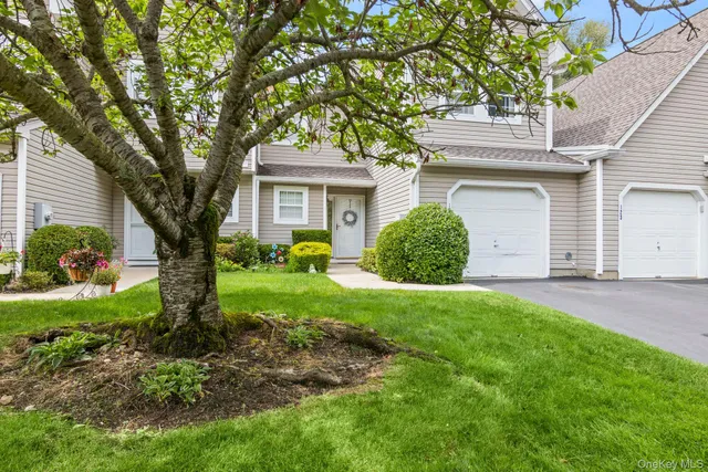 $659,000 | 124 Erin Lane, East Setauket, NY 11733