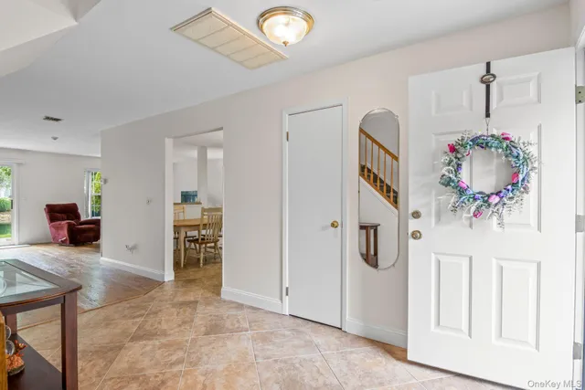 $659,000 | 124 Erin Lane, East Setauket, NY 11733