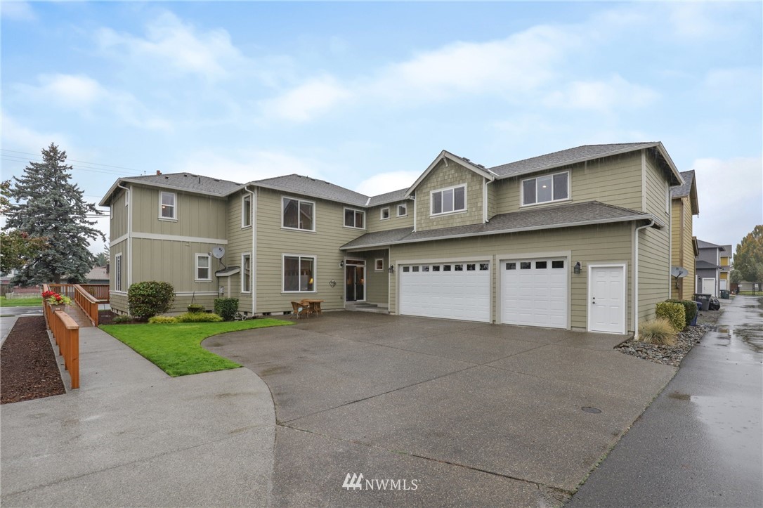 5827 Parker Road East Sumner, WA 98390 - Photo 2 of 40