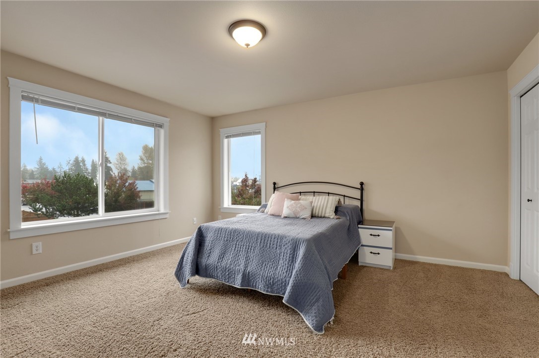 5827 Parker Road East Sumner, WA 98390 - Photo 35 of 40
