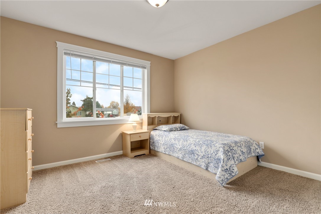 5827 Parker Road East Sumner, WA 98390 - Photo 36 of 40
