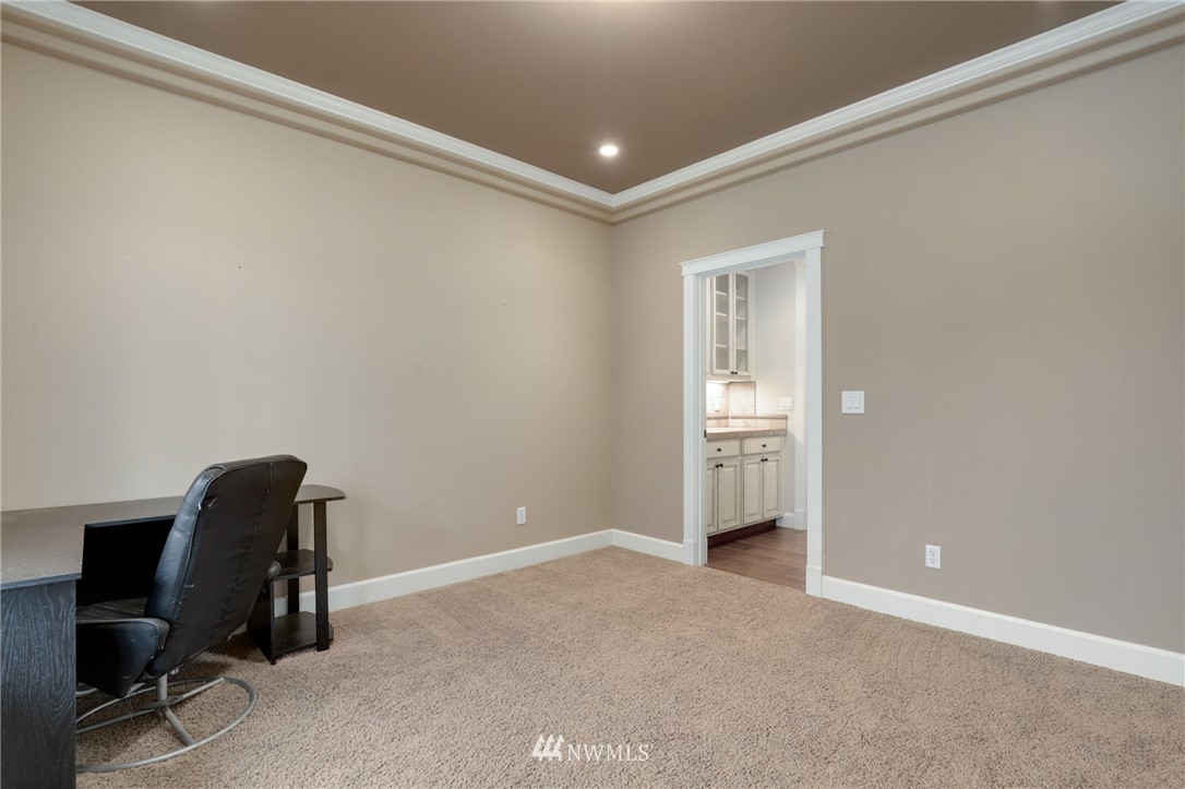 5827 Parker Road East Sumner, WA 98390 - Photo 10 of 40