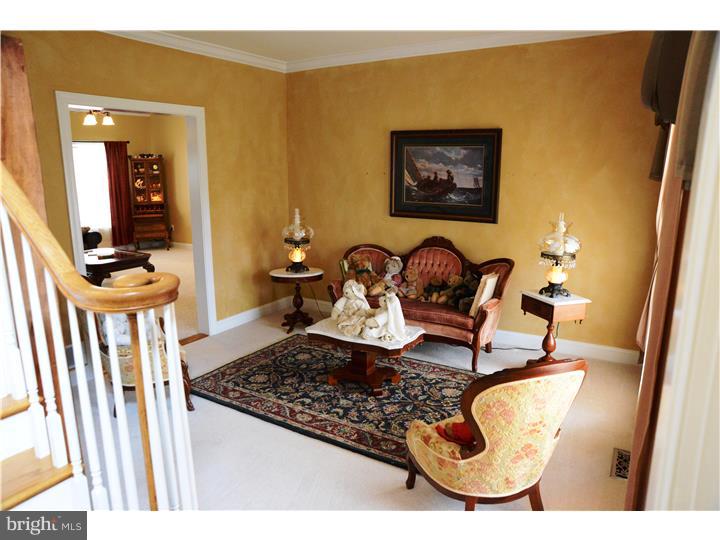 579 School House Road Kennett Square, PA 19348 - Photo 6 of 24 Living Room