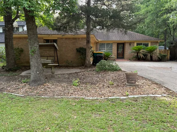 $249,000 | 377 Rolling Hills Drive West, Panorama Village, TX 77304