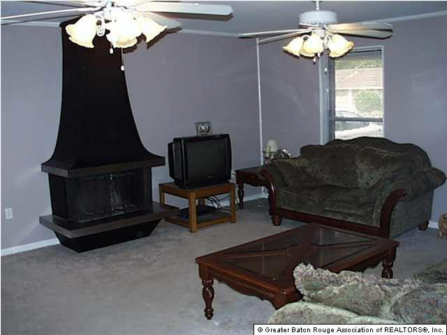 3032 Quebec Drive Baton Rouge, LA 70819 - Photo 3 of 6 Gallery Image 3