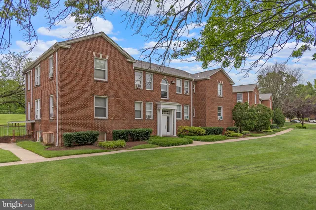 $1,094 | 7607 Eastern Avenue Northwest, Unit 1, Takoma Park, MD 20912