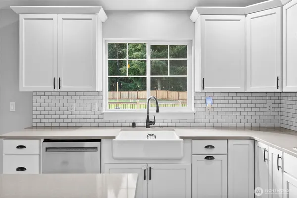 $1,100,000 | 17003 Jordan Street Southwest, Rochester, WA 98579