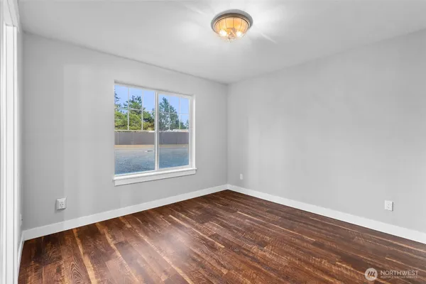 $1,100,000 | 17003 Jordan Street Southwest, Rochester, WA 98579