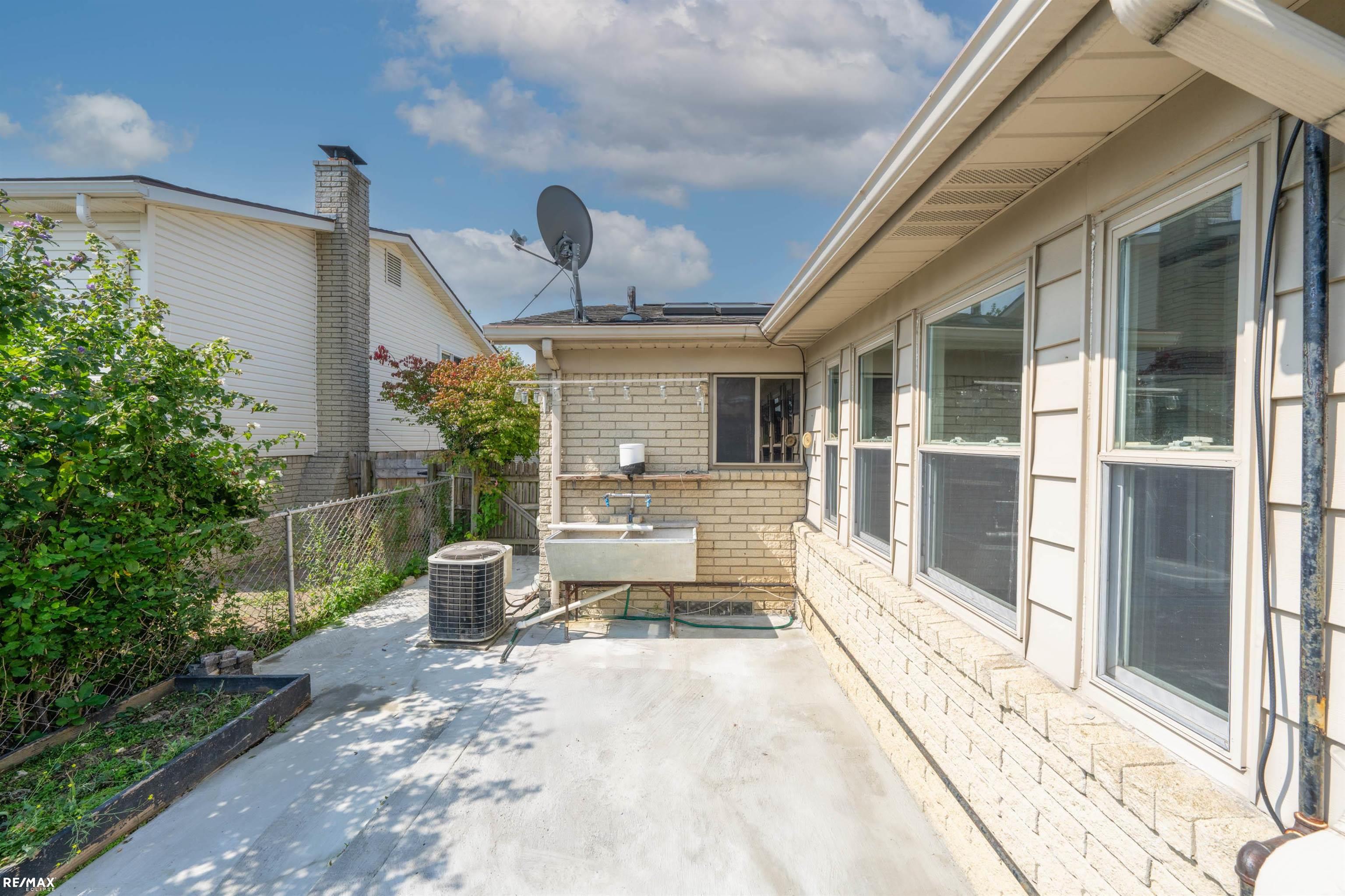 47120 Barbara Road Macomb, MI 48044 - Photo 36 of 50