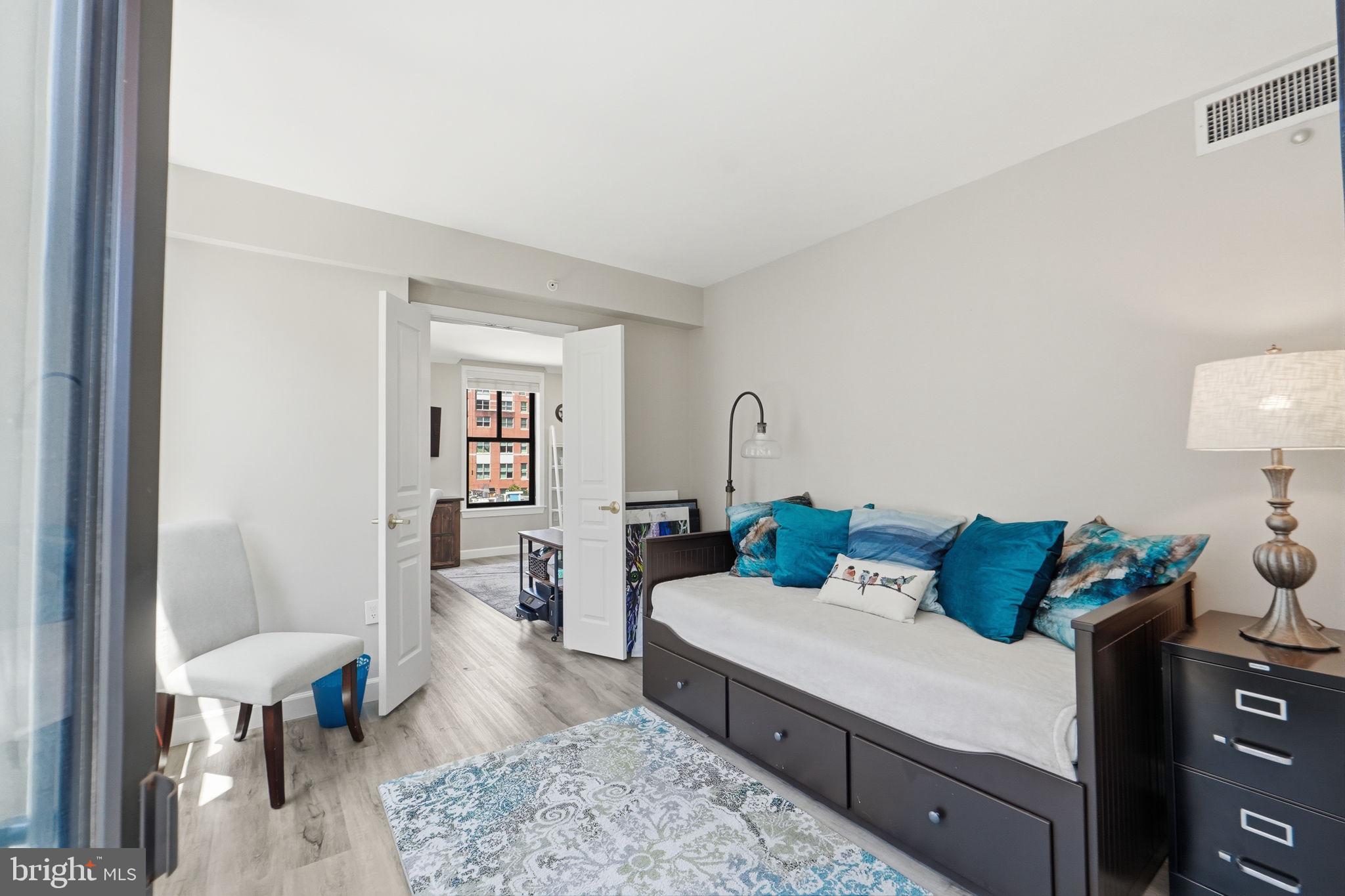 631 D Street Northwest, Unit 633 Washington, DC 20004 - Photo 26 of 40 Den